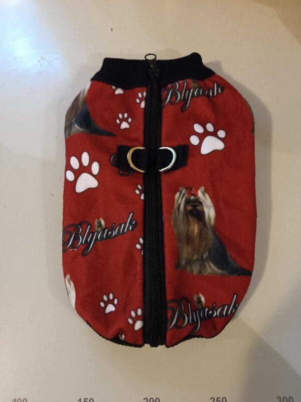 Блузка от полар щампа с гръбно закопчаване