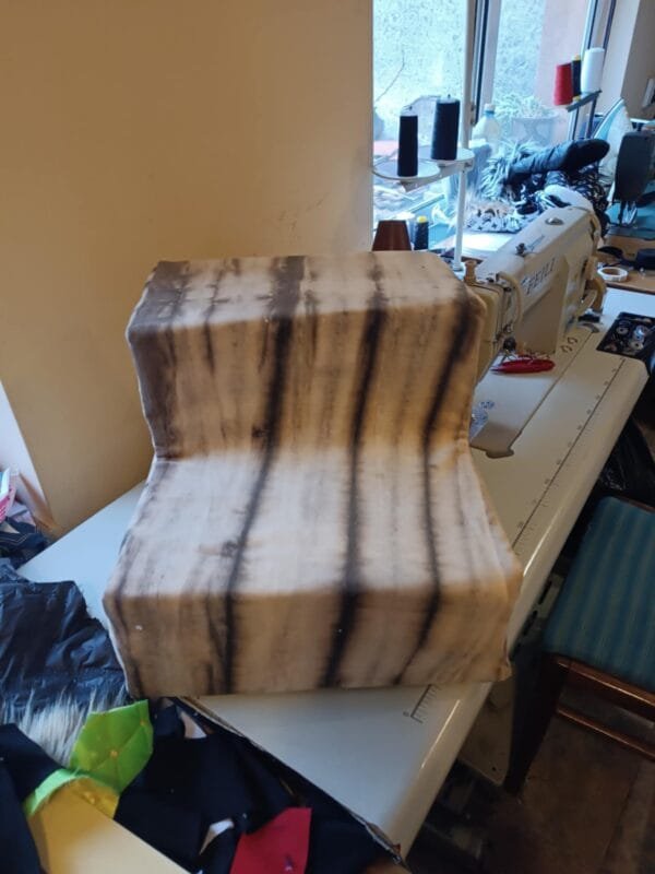 9febebd4-fd31-48ac-bc2e-e01531a095a2 Стълбичка от кадифе рипс