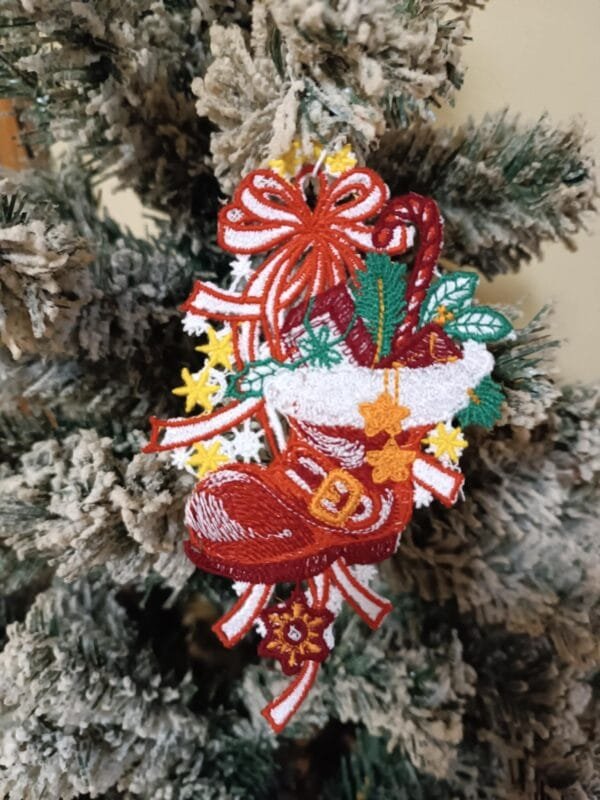 Коледна играчка за елха- машинна бродерия